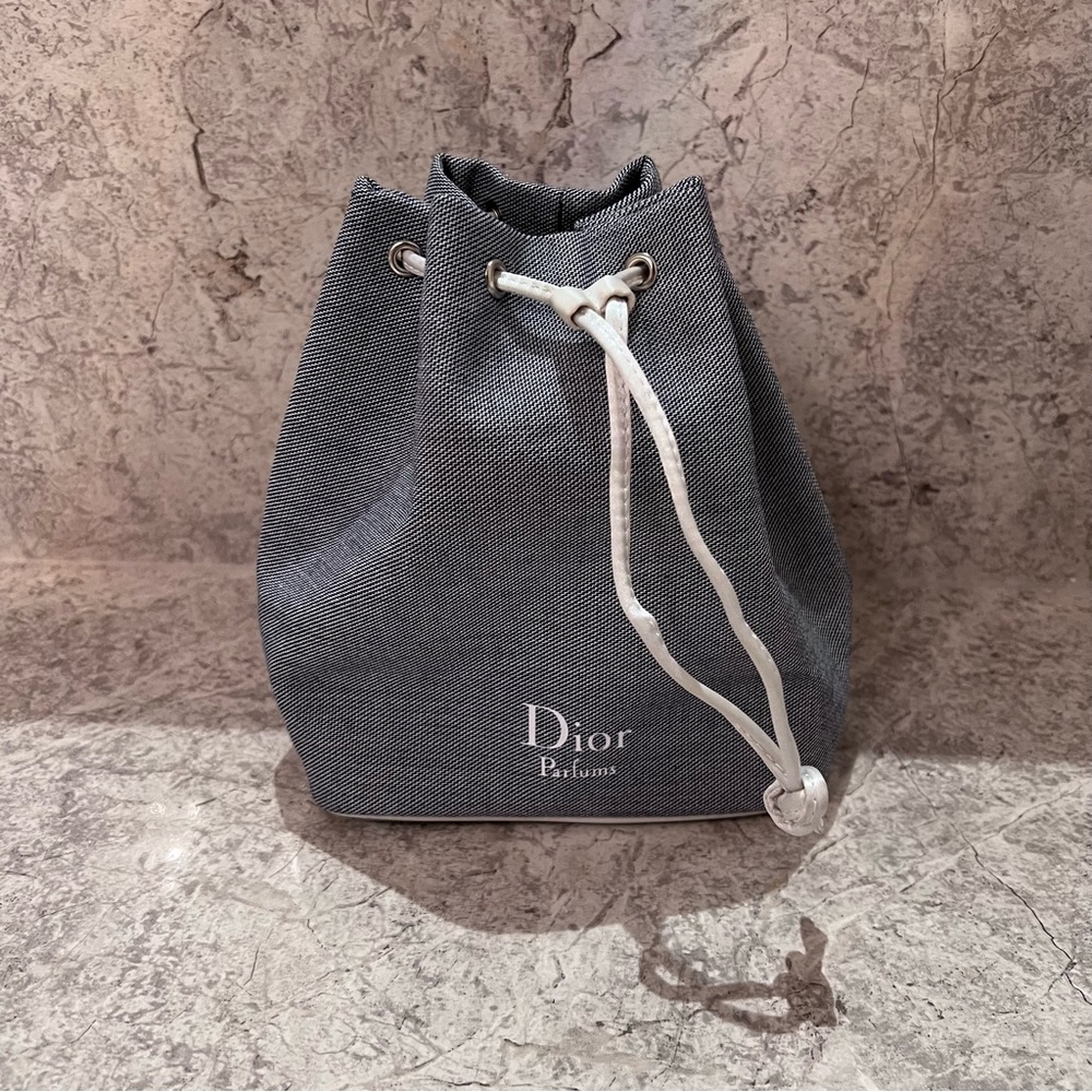 Dior Perfume Pouch - Picture 1 of 4